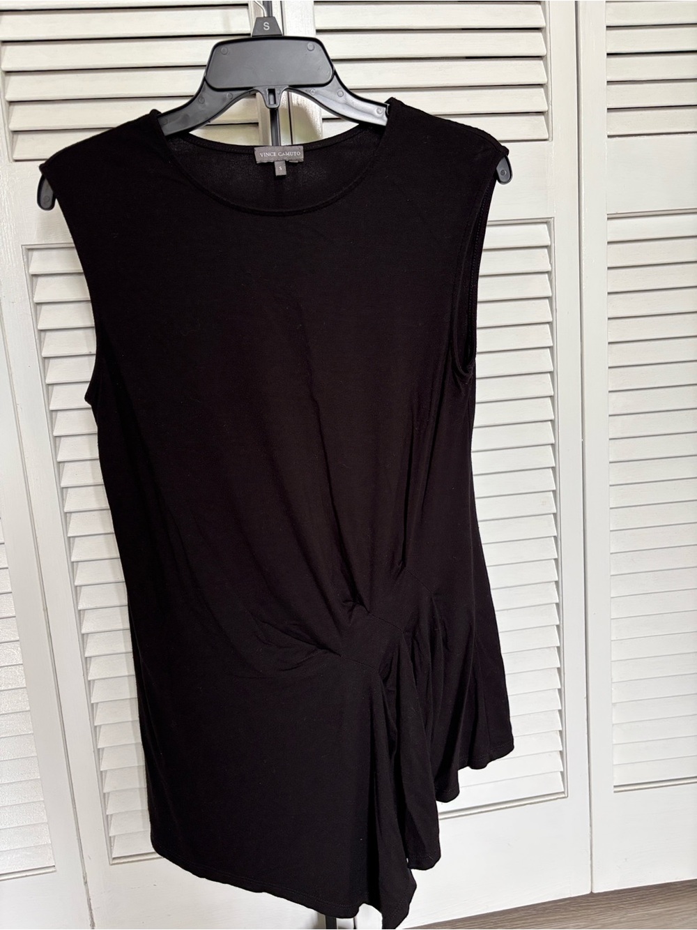Vince Camuto Black Sleeveless Twist Front Tank Top